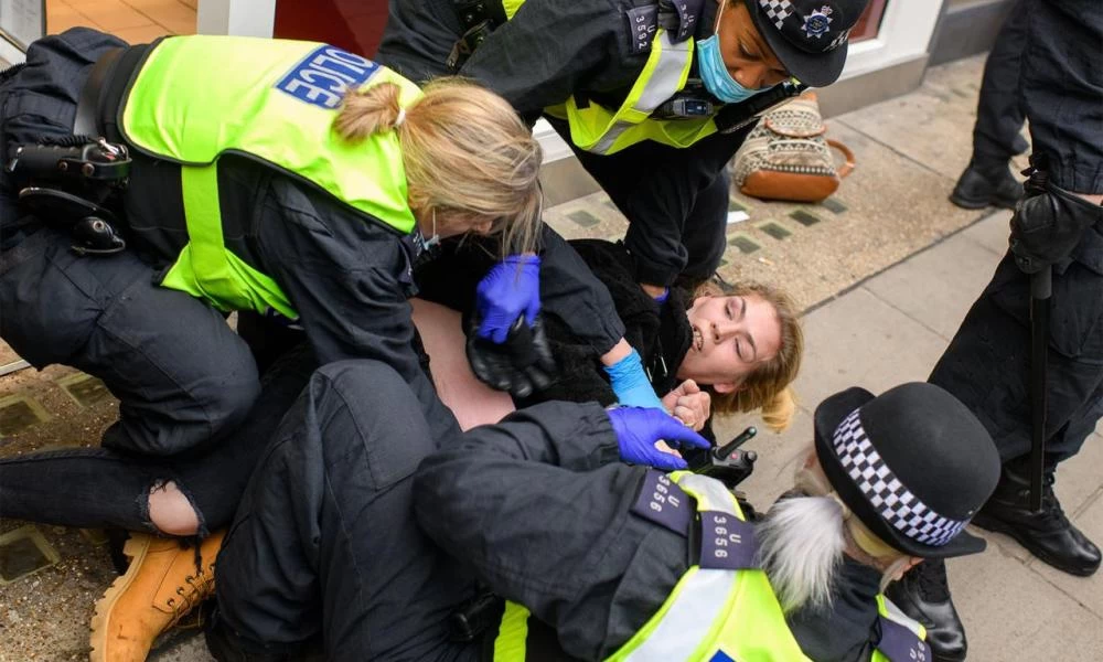 Βρετανία: Μονάδα του Στρατού που διέπρεψε κατά της Αλ Κάιντα εναντίον των αρνητών του εμβολίου